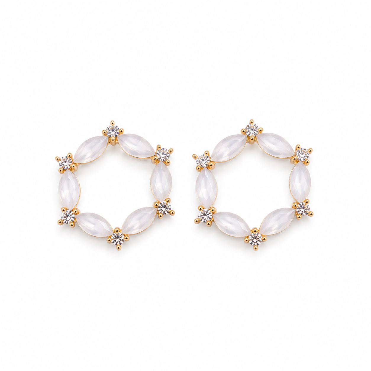 Vintažiniai stiklo auskarai „Loop“ ✨- Pearl