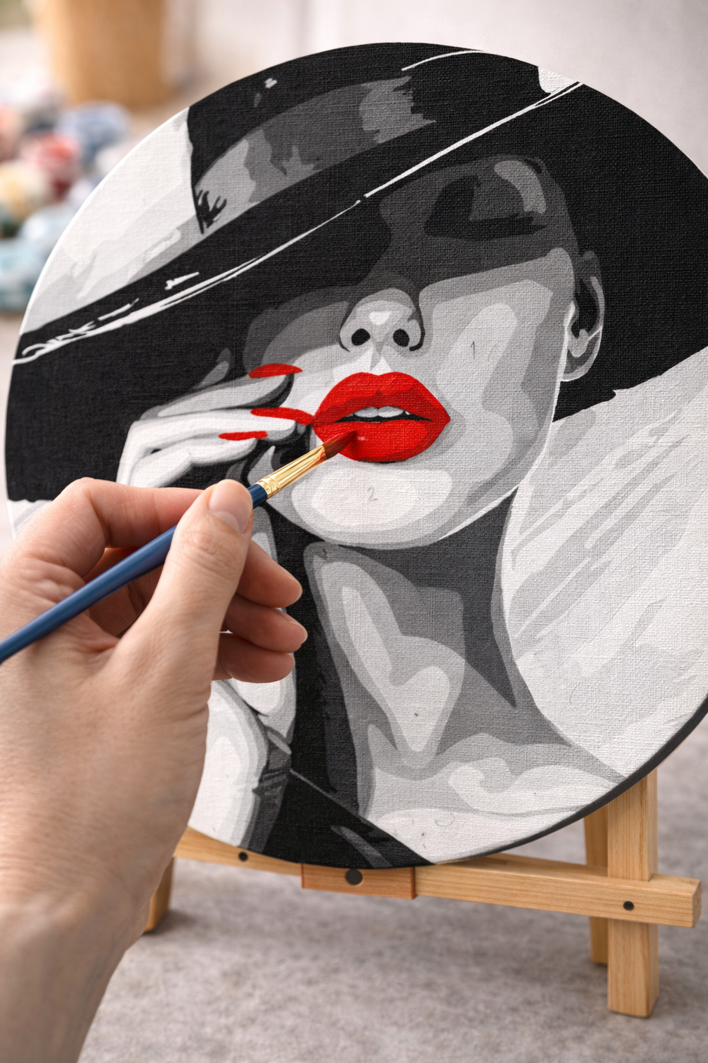 Tapyba pagal skaičius – apvalus: DAMA  ⌀ 26 cm